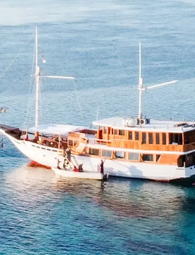 Phinisi Maheswari Komodo
