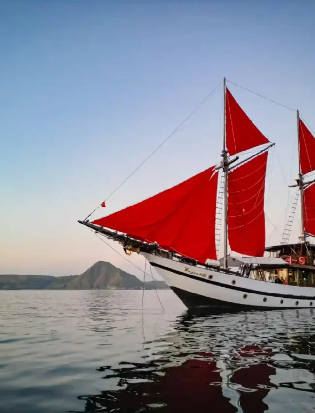 Phinisi Boat Supraba