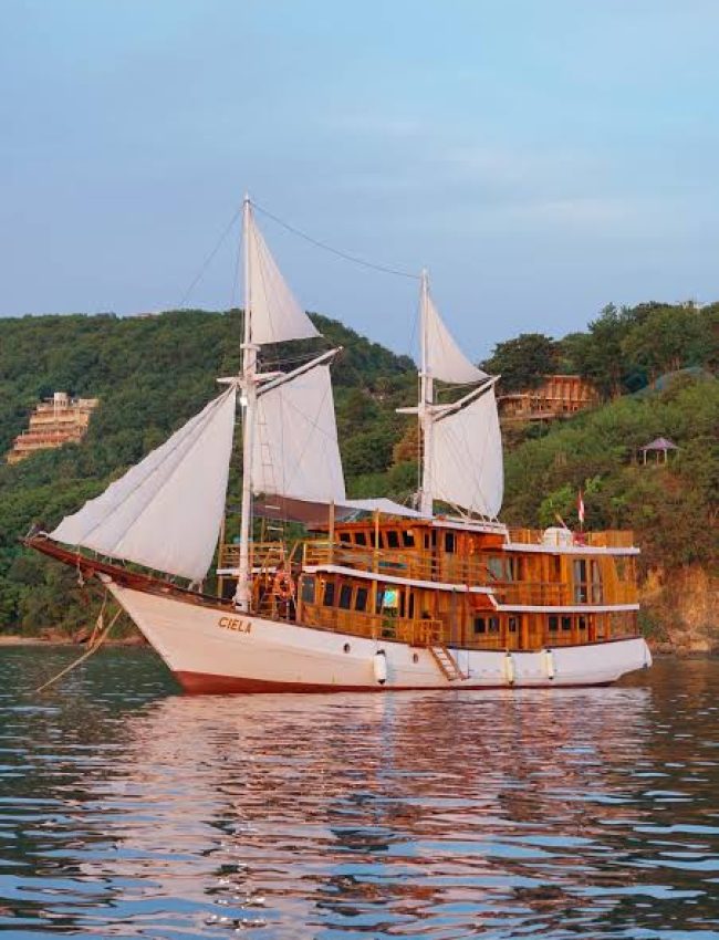 Phinisi Ciela Liveaboard