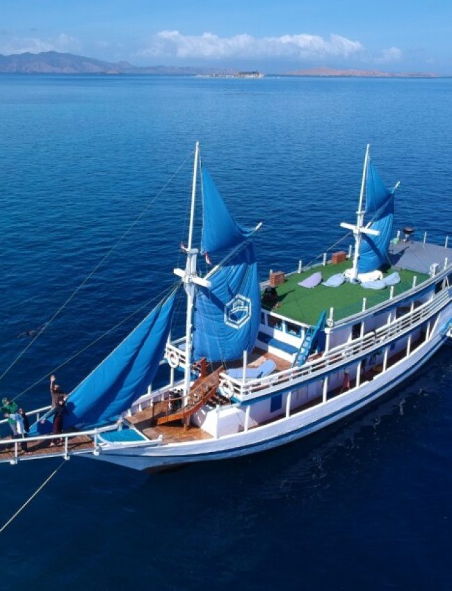OPEN TRIP KOMODO – PHINISI LA NISSA LIVEABOARD